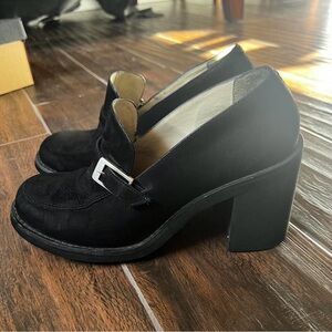 Elegant Black Women's heeled Loafers